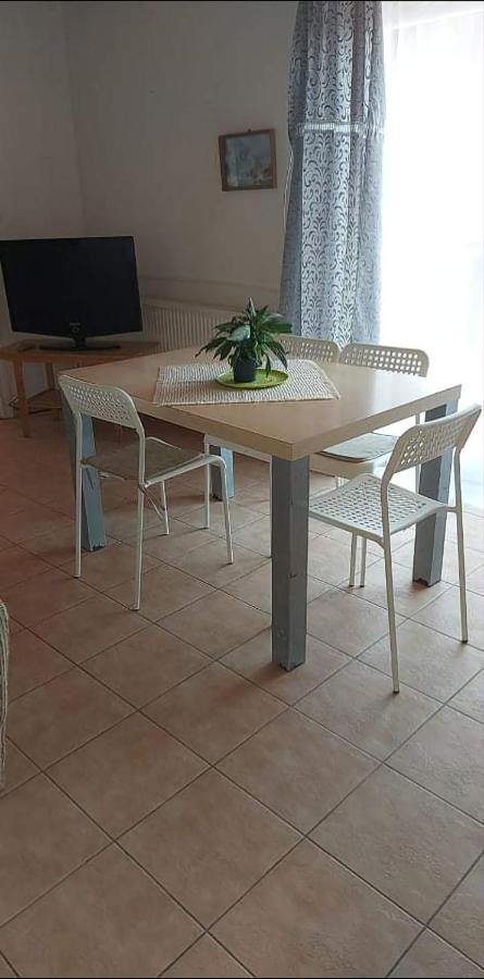 Badacsonyi Pihenes Privat Berlemeny Hotel Badacsonytomaj Bagian luar foto
