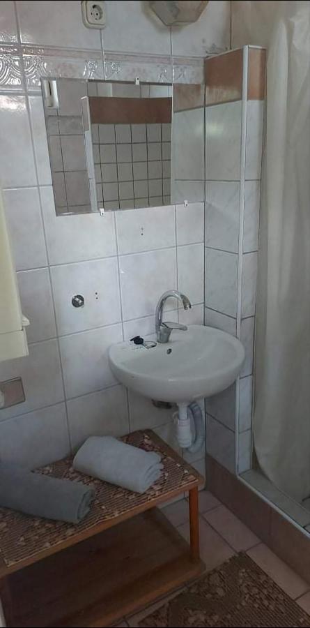 Badacsonyi Pihenes Privat Berlemeny Hotel Badacsonytomaj Bagian luar foto